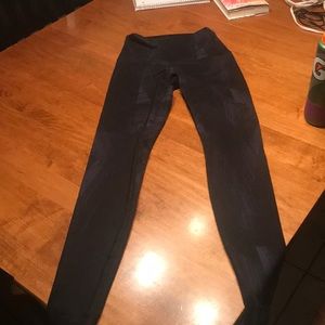 Lululemon high rise blue and black leggings size 6